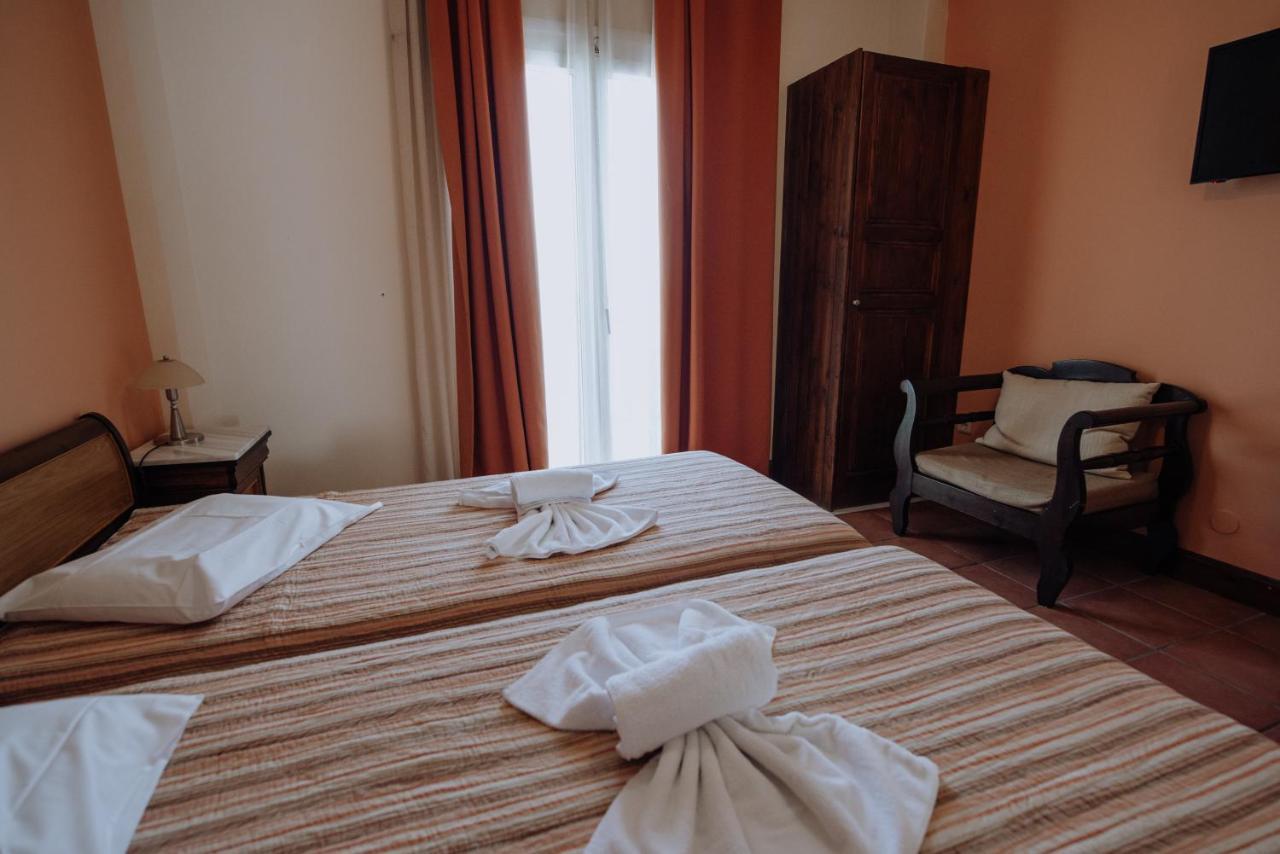 Golden View Hotel Poros Town Ngoại thất bức ảnh